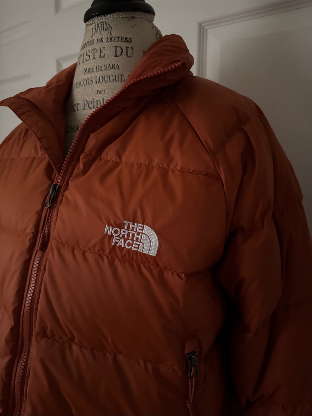 The North Face women’s Hydrenalite 600 Fill Power Down Puffer Jacket. Like New.